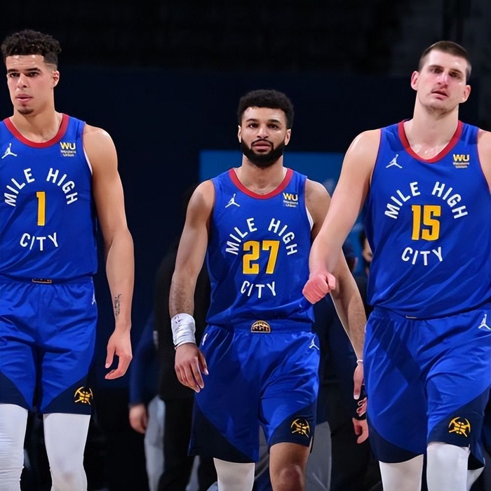 梅西世界波破门 帮助球队全取三分（梅西轰世界波建功 助球队带走三分）