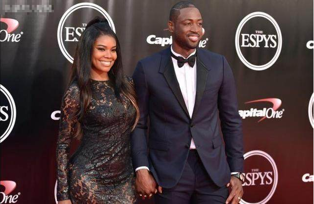 今夜时隔1个月重回伯纳乌！皇马此前六连客：2胜3平1负（阔别伯纳乌一月，皇马今夜回归：六连客2胜3平1负）