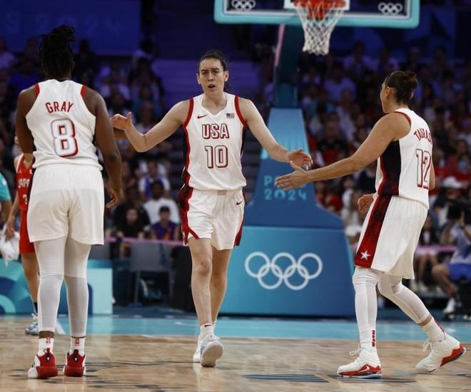 怒了！江苏发球稀烂快攻全无，0-3脆败天津，球迷：不如拼小将（江苏发球失准快攻乏力，0-3不敌天津，球迷建议大胆启用小将）