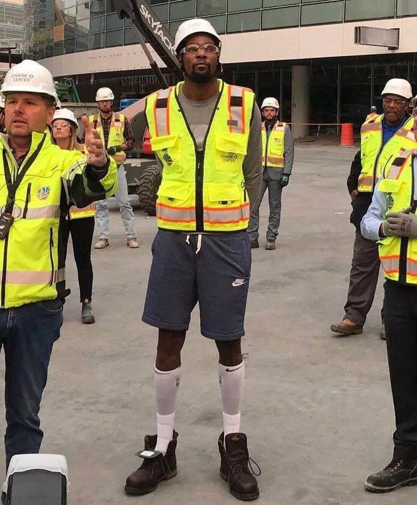 历史第三年轻！申京达成又一里程碑，仅次于詹姆斯&字母哥（史上第3年轻！申京再添里程碑，仅次詹姆斯与字母哥）