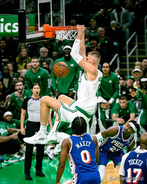 德天空：德甲三强争夺17岁中场德卡特，安德莱赫特要价2500万（德天空：德甲三豪门抢签17岁中场德卡特，安德莱赫特开价2500万）