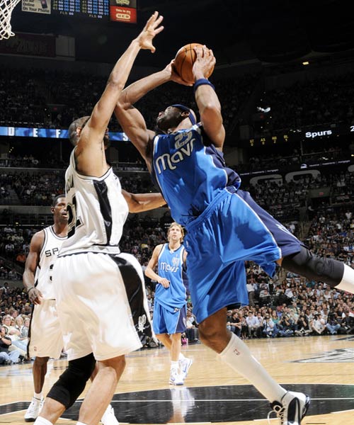 两边不讨好，瓦伦VS塞维赛后主裁判遭双方主帅声讨（瓦伦VS塞维赛后风波：主裁遭两队主帅齐声抨击）